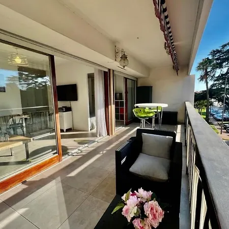 Perfect Location For Bright Apartman